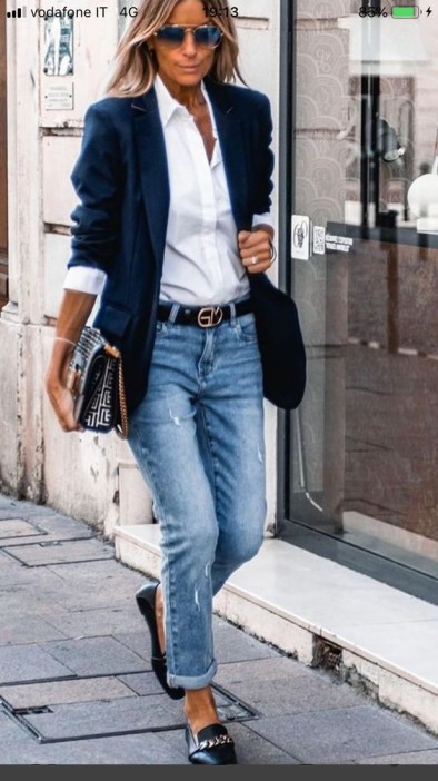 Embrace the Vintage Revival Of High-Waisted Jeans