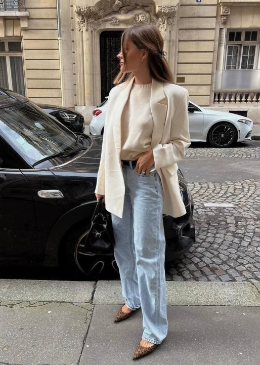 The Minimalist Chic Straight-Leg Jeans