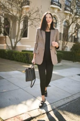 Tailored Blazer with Straight-Leg Jeans