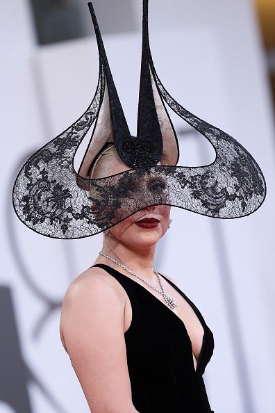 Lady Gaga in Dioramazing hat