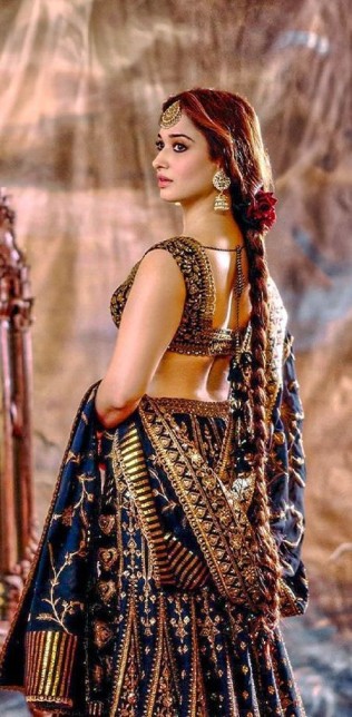 Tamannaah Bhatia Embellished Outfit black and gold 