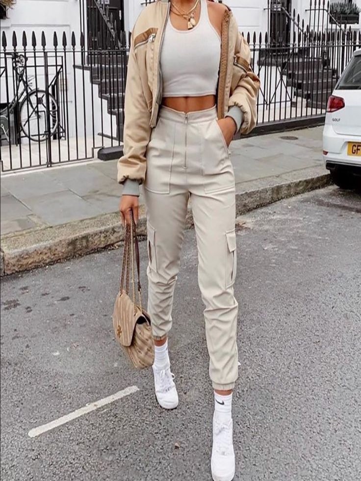 Functional Pants to Pair with Chunky Sneakers for Street Look