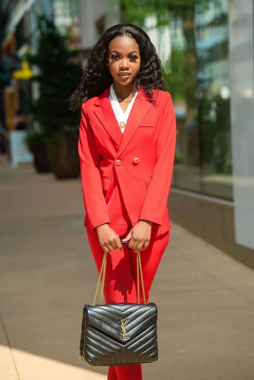  Viola Davis: Muscular and Slender fabulous Red Carpet Power Suits