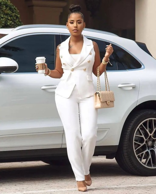 Long sleeves that are ill-fitting and reach below their wrist.