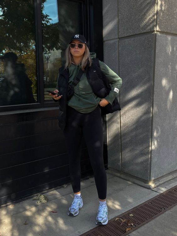 Hoodies for Women with sleeveless coat