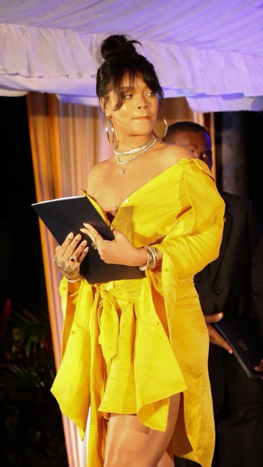 Rihanna’s Beauty Secrets look outlandish