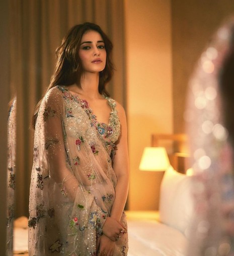 Ananya Panday's fashion silver outfit 