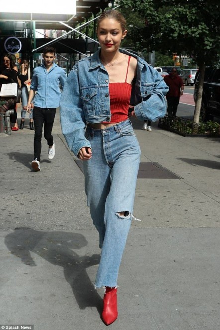  Gigi Hadid: Casual Chic in Denim on Denim