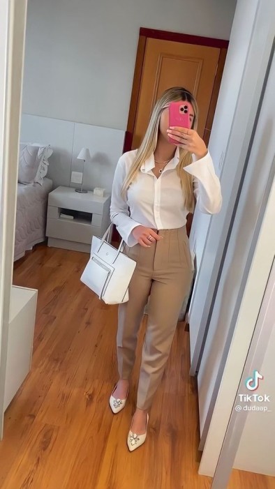 Easy and Elegant Casual Work Outfits to Wear at the Office 
