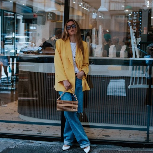 Casual Day Out: Styling oversized blazers for streetwear