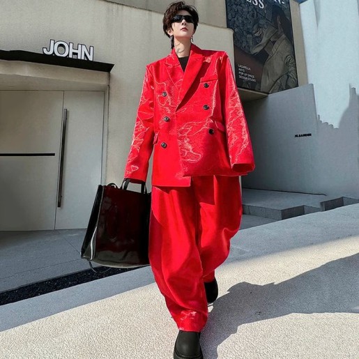 Fashion-Forward Events: Styling Oversized  Blazers for Fashion Shows