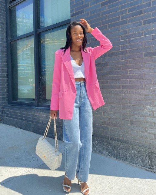 Minimalist Style: Keep it simple with oversized blazers