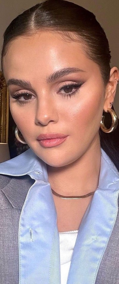 beauty tips of Selena Gomez and Blackpink’s Lisa selena with flawless makeup