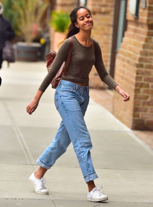 Malia Obama jeans and long sleeved T