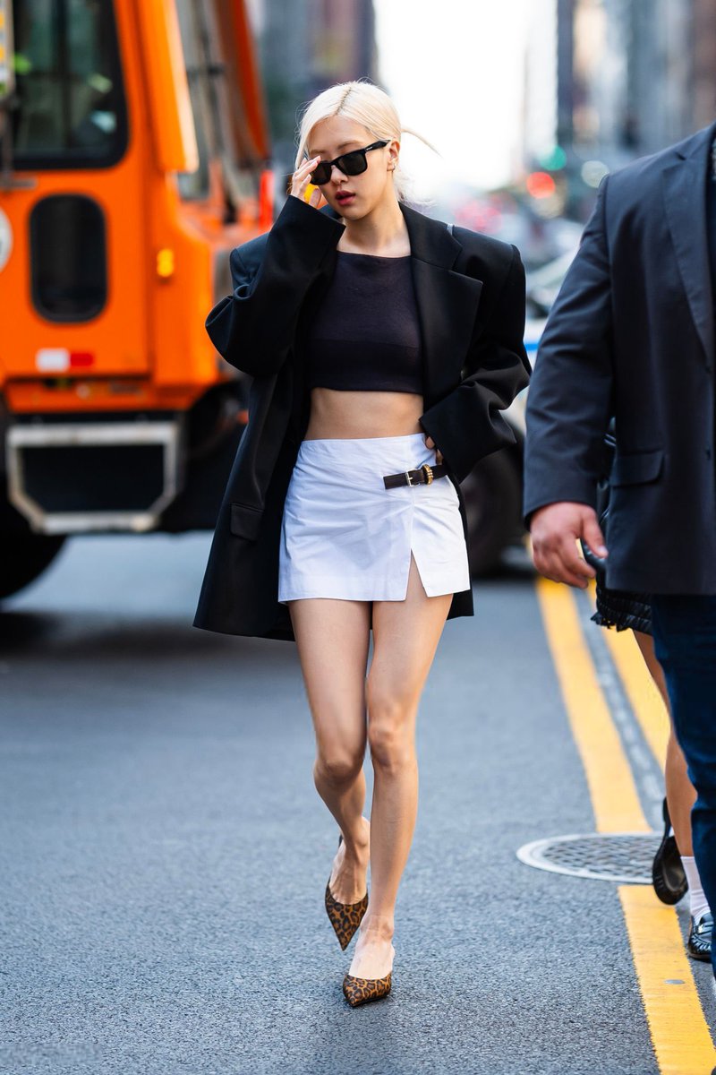 Blackpink Rosé mini skirt