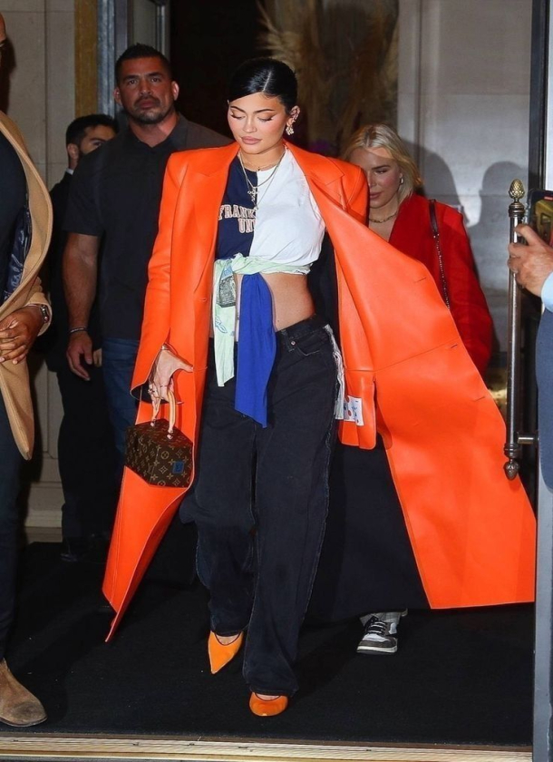 Oversized Blazer with a Crop Top, as inspired by Kylie Jenner