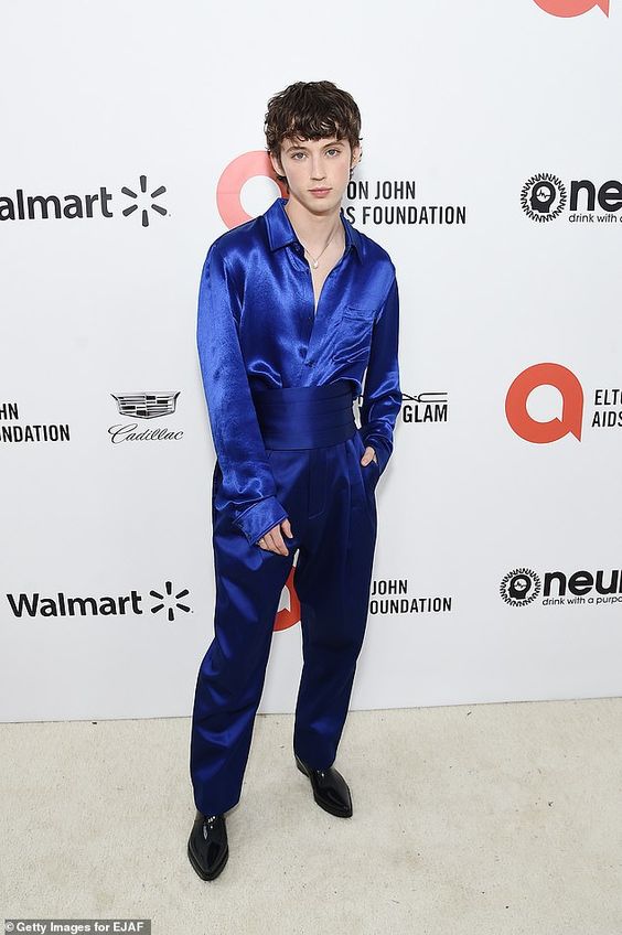 Troye Sivan velvet
