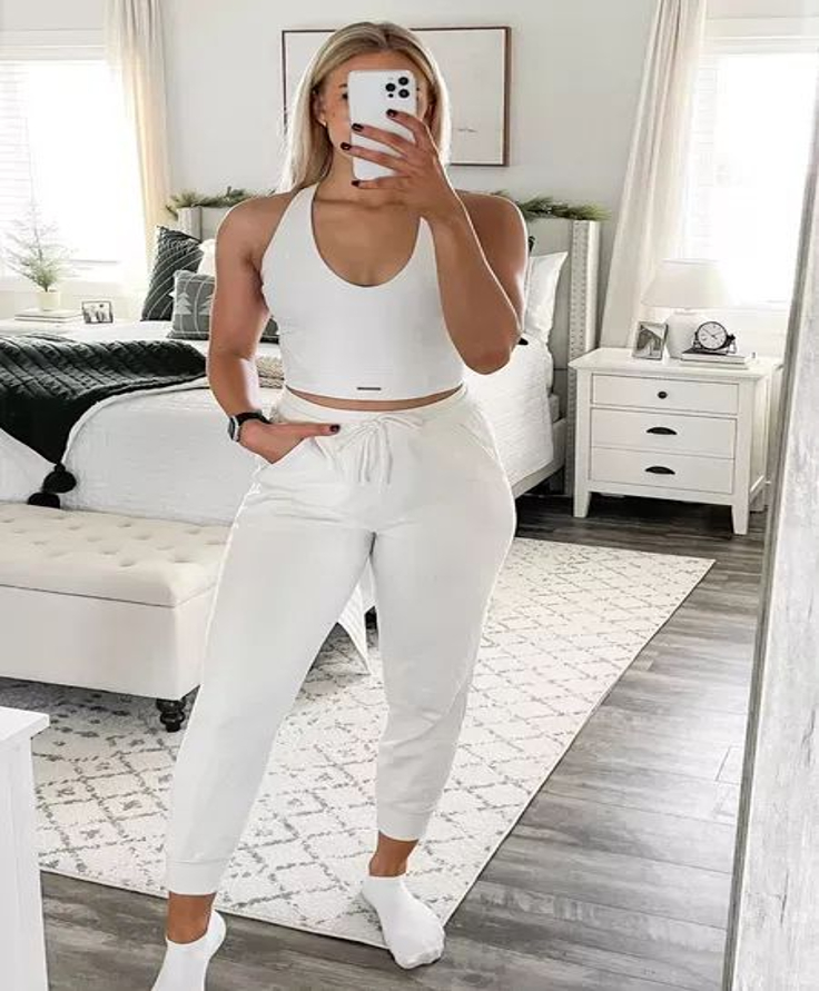 Athleisure Casual Outfits Women Appeal: Joggers and Crop Tops