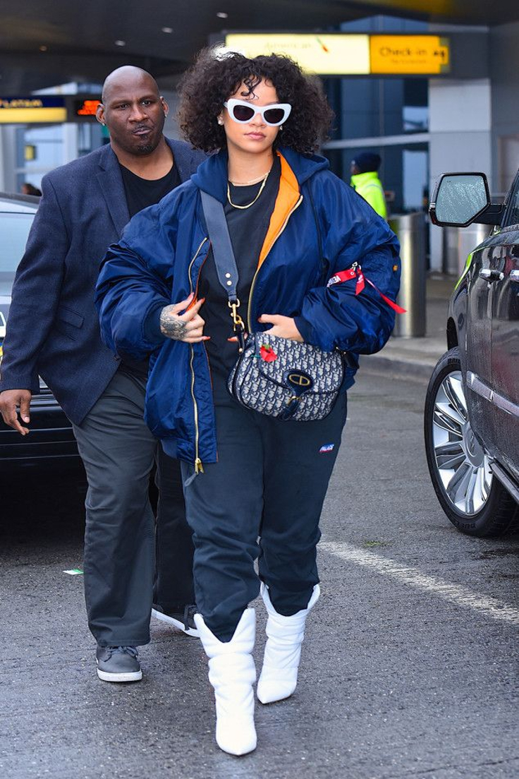 Big oversized jackets and outfits as Street Style Wear