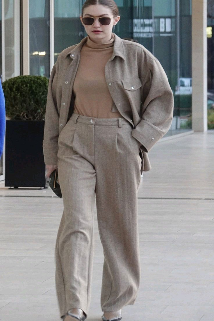 Feel Free to Rock Gigi Hadid Street Style Bold Print