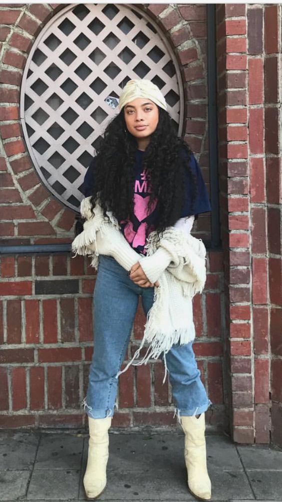 Kiana Ledé jeans and a shawl 