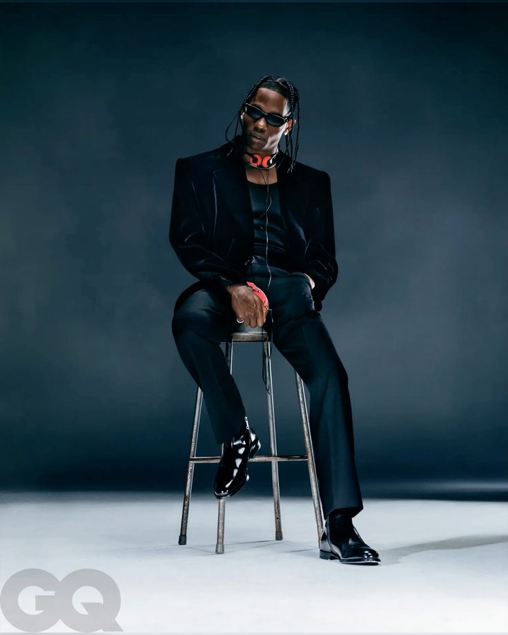 Travis Scott's denim and t-shirts Black on Black