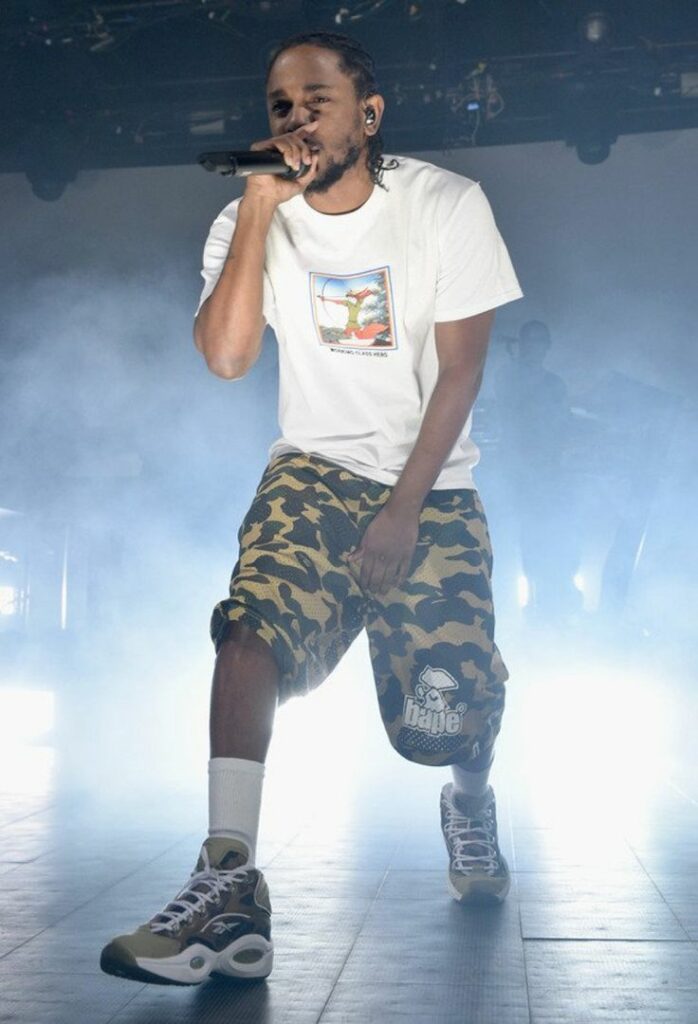 Kendrick Lamar's red carpet singing