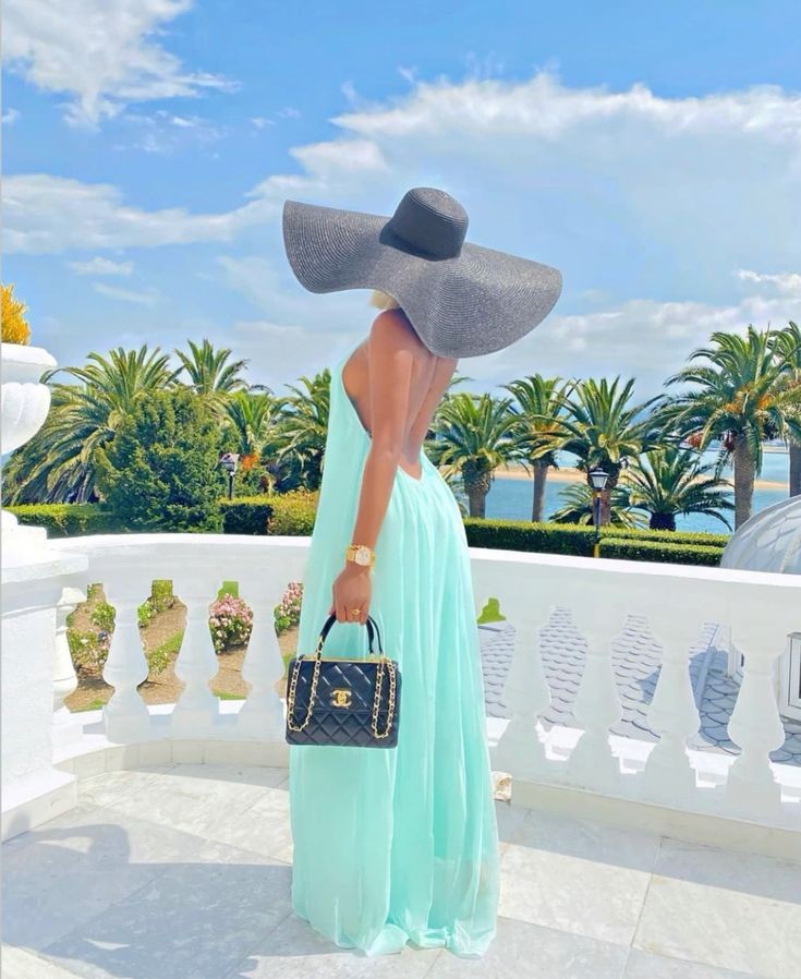 Oversized Beach Hats for Ultimate Sun Style