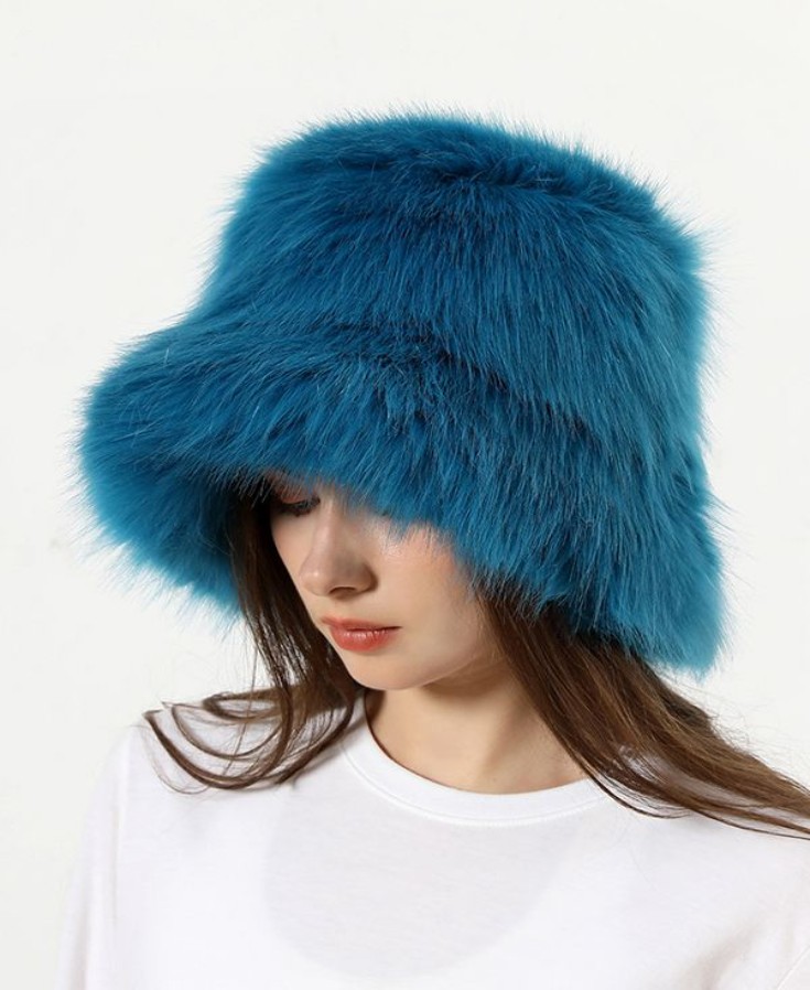 Blue Fur Hats: The Perfect Companion for Every Outing