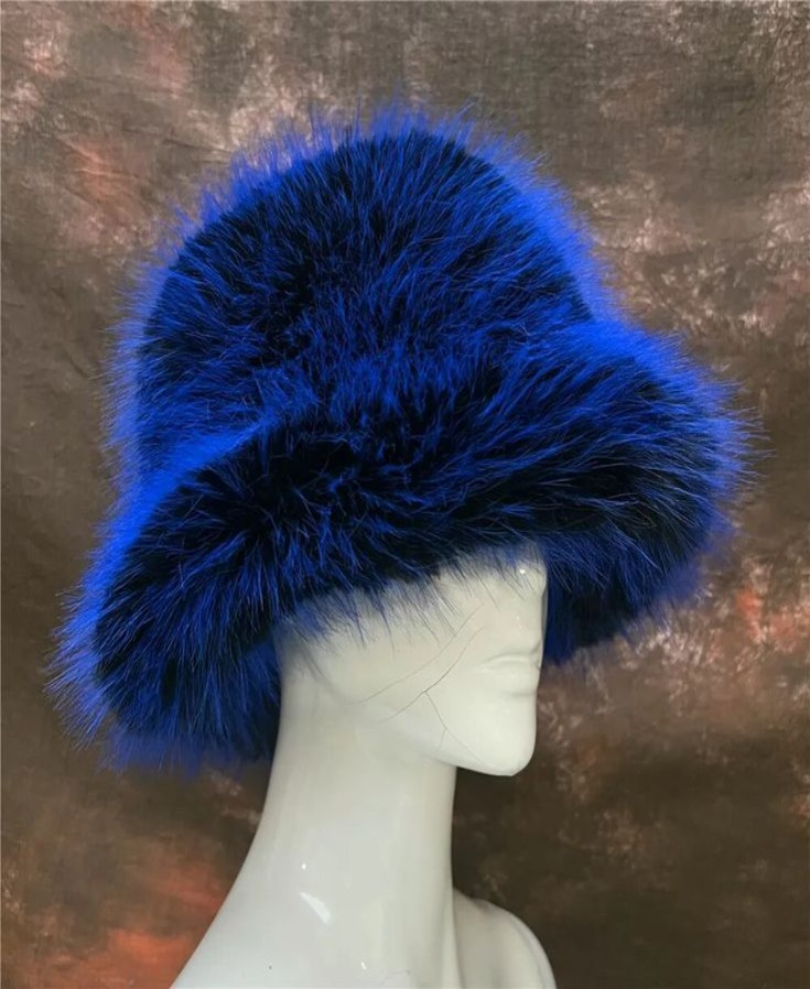 Best Fabrics to Wear with a Blue Fur Hat