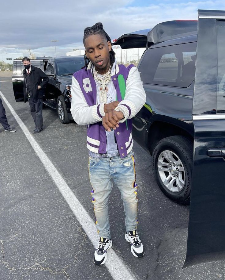 POLO G's style wearing jewelry 