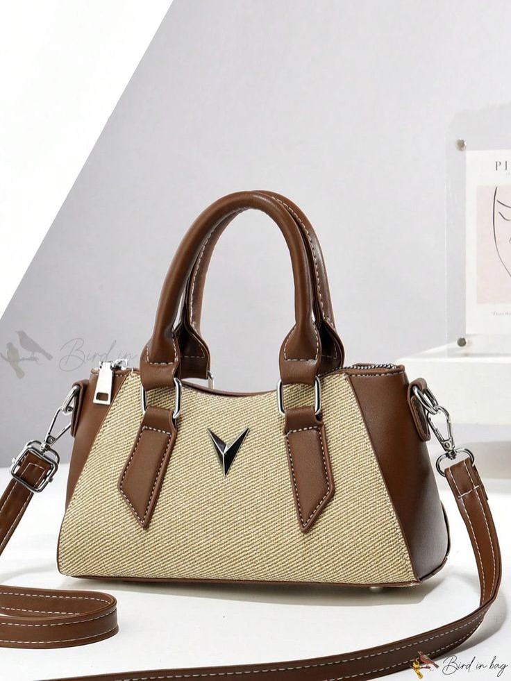 Modern Fashionable Women’s Shoulder Handbags for Daily Use
