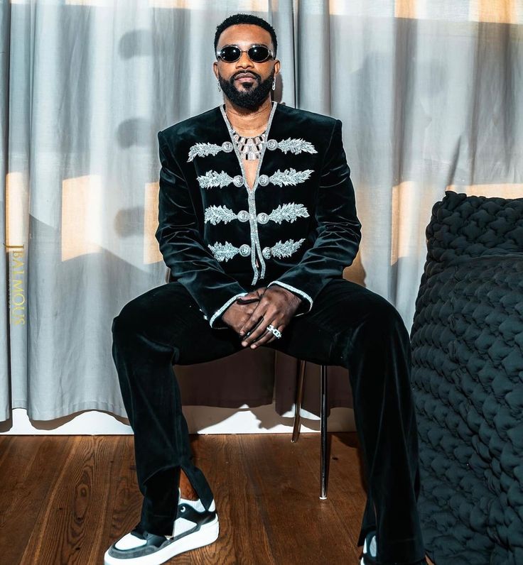 Fally Ipupa in black outfit 