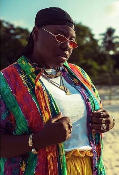 Teni with bold accessories