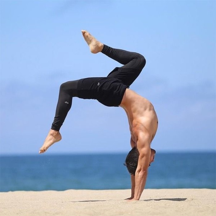 Ultimate Men's Yoga Pants Trends 1