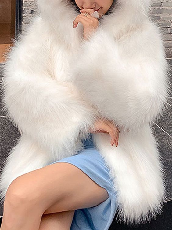 Stunning White Faux Fur Coats to Elevate Your Look 2