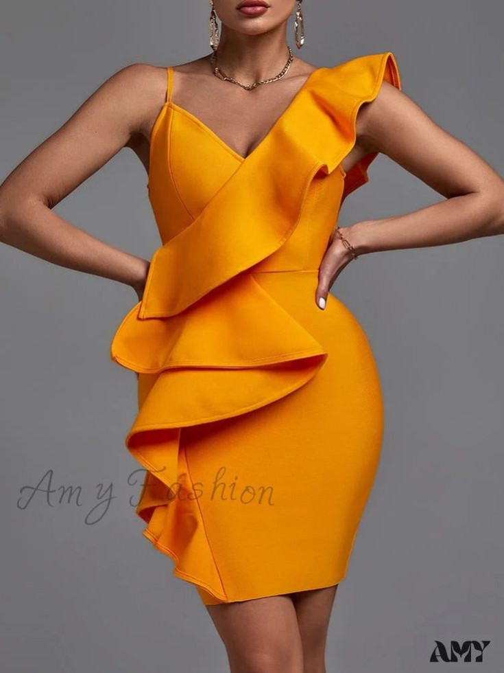 Show Off Your Confidence With Dinner Dresses