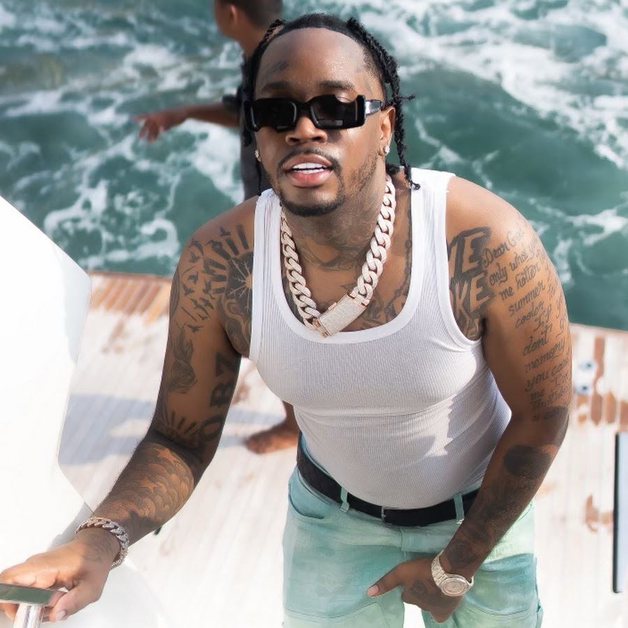 Fivio Foreign layered chains 