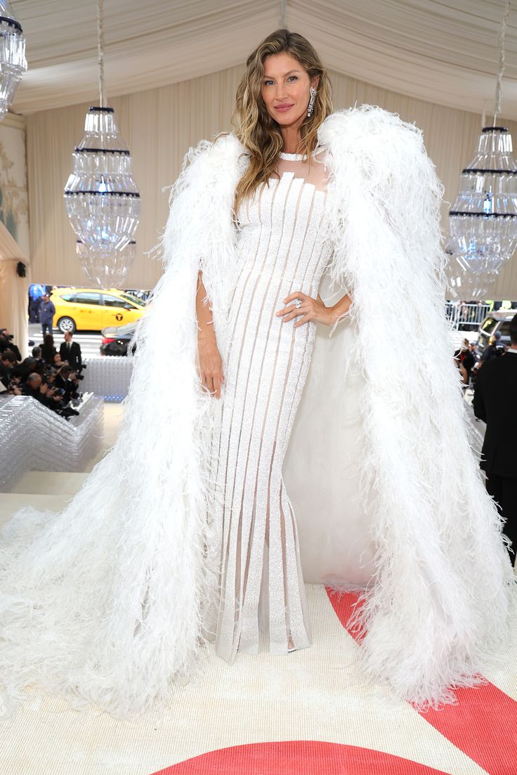 Gisele Bündchen in Runway Glamour