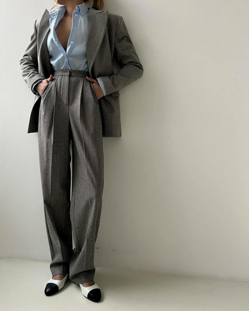 elegant set woman in work suit clothing 3432