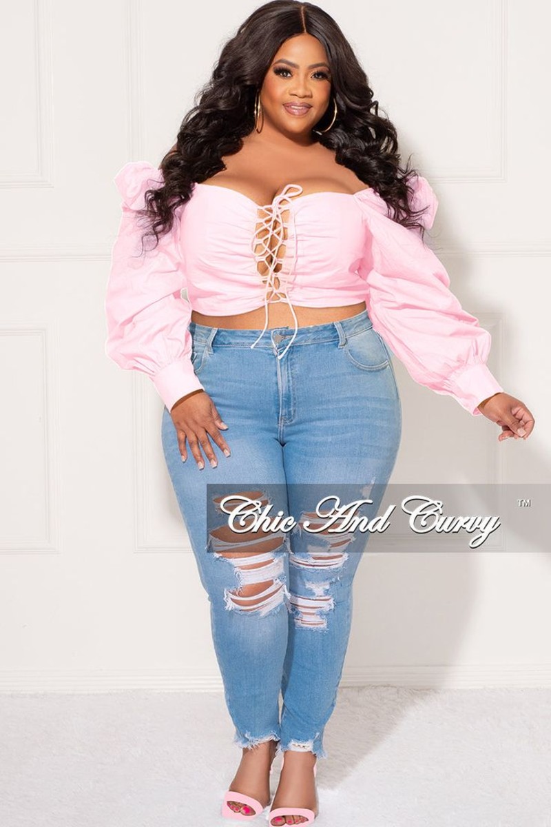 Plus Size Crop Tops with High-Waisted Bottoms for a Balanced Look
