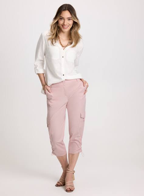 summer fashion guide white top with pink pants