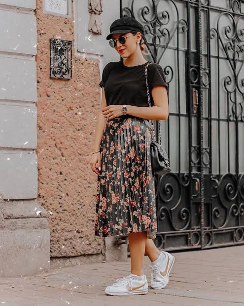 summer fashion guide floral skirt with black top and hat