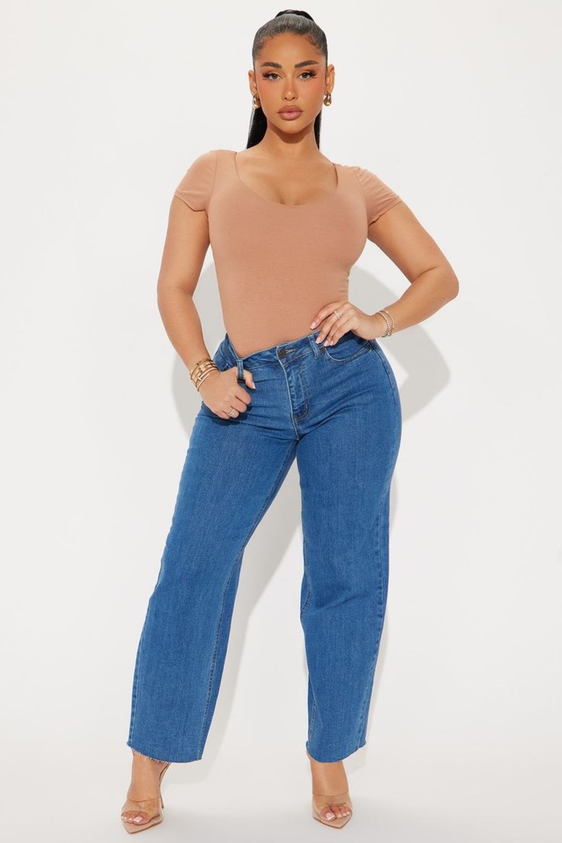Best Mom Fit Jeans for Every Body Type 2025 4