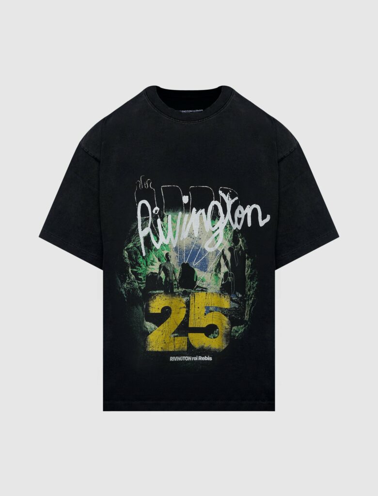 streetwear vs. street style black graphic Tee with 25