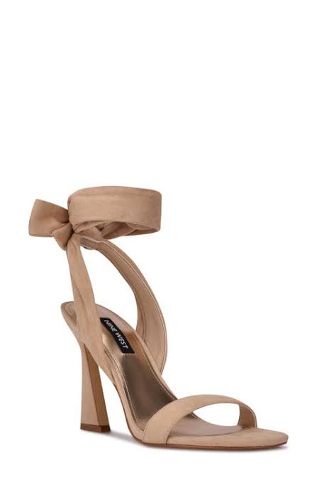 top 10 shoe trends biege sandal