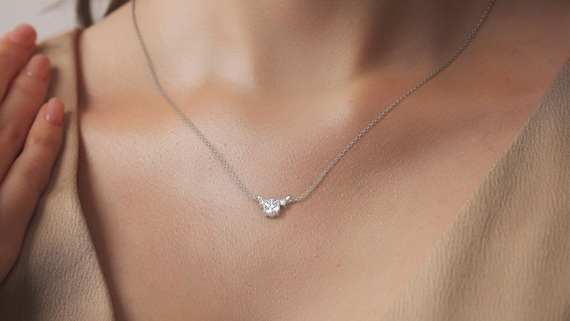 diamond necklaces small pendant