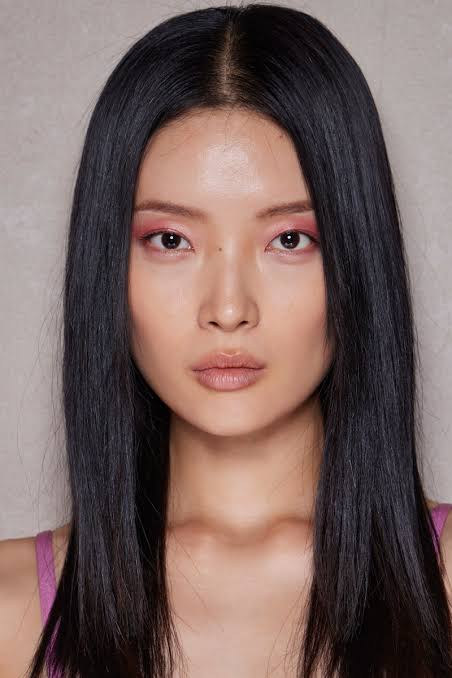 makeup trends pink eye shadow top and bottom 