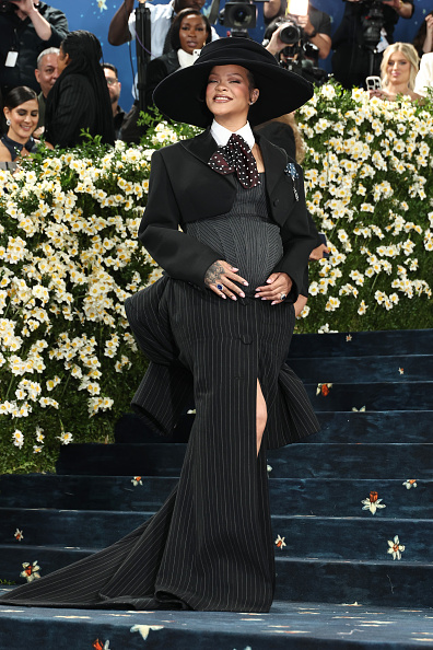 Met Gala Red Carpet Rhianna 