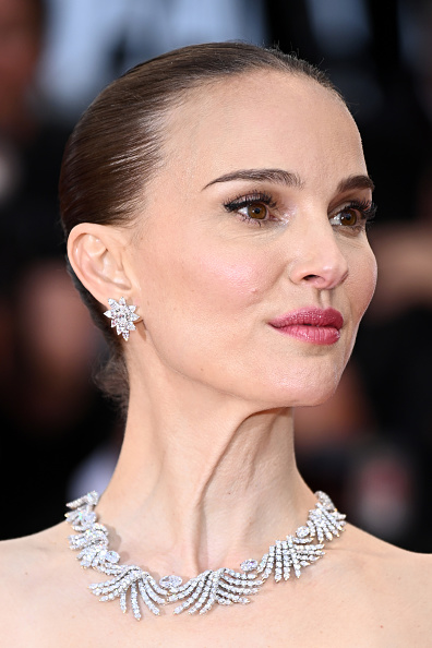 Natalie Portman in Custom Dior Haute Couture wearing dazzling diamonds
